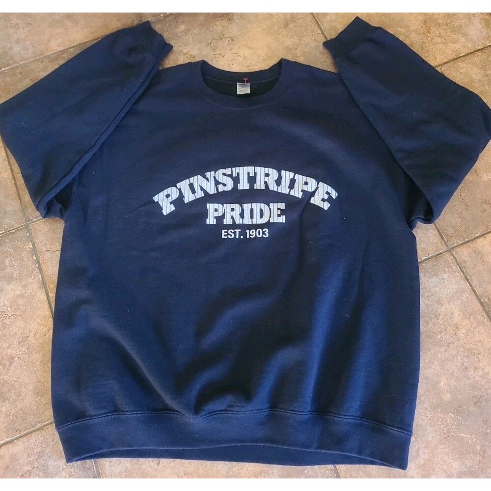 Gildan Heavy Blend New York Yankees Pinstripe Pride Crewneck Sweatshirt XL